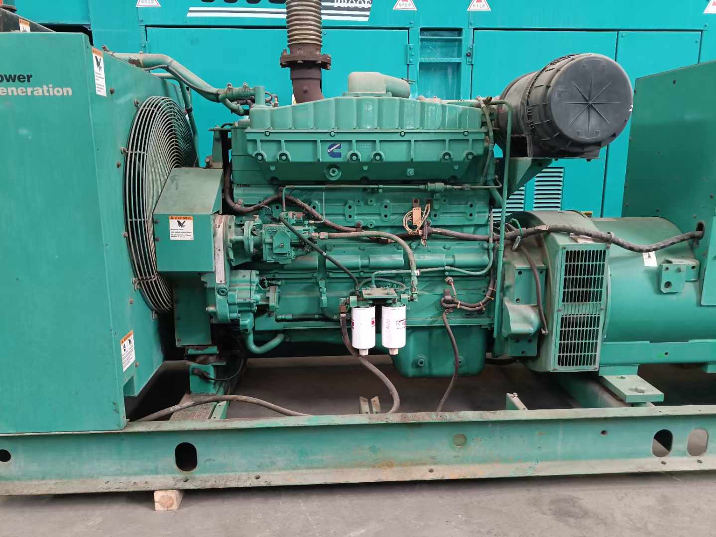 金牛过载会对 600kW 柴油发电机组造成哪些损害？